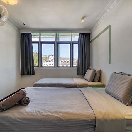 Parkland Express Hotel Бринчанг Екстериор снимка